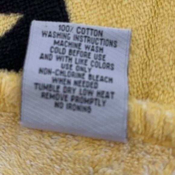 Dylan's Candy Bar Yellow Beach towel - Picture 4 of 5